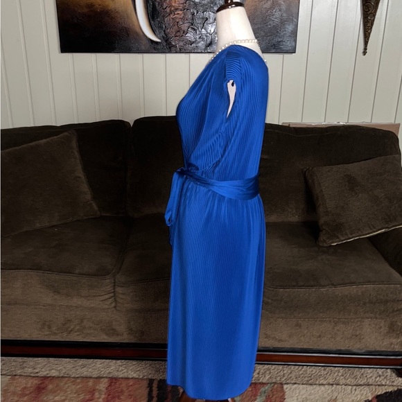 Lean On Klopman • Vintage • 1970’s • USA • Size 8 • Blue • Pleated • Dress - Picture 13 of 16